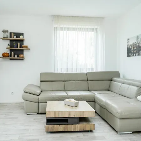 Palm Garden 2 Apartment *